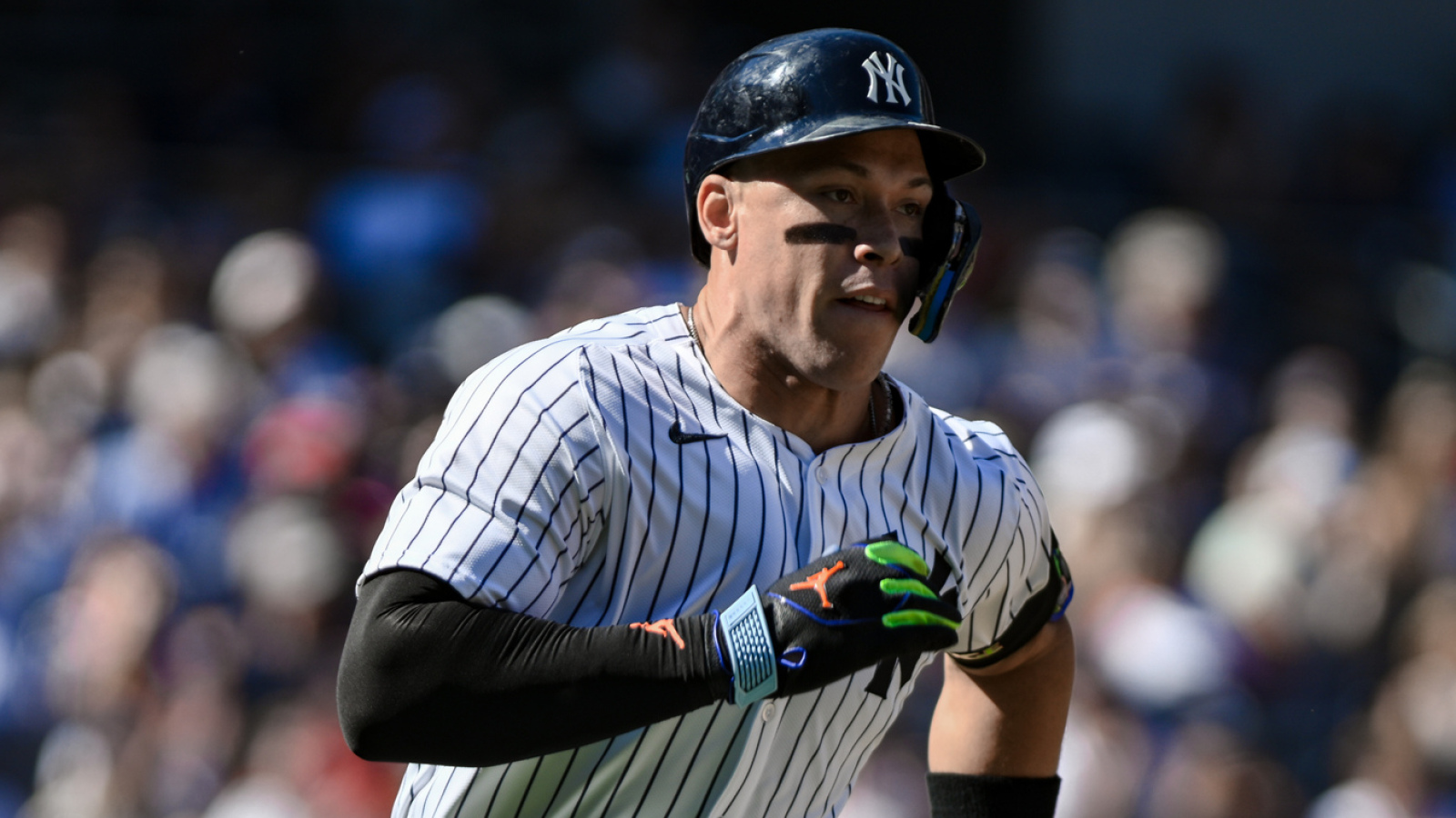 https://www.yardbarker.com/media/3/e/3e3b76dc2bc50b2d95c965b4b5628ee67ba8953c/thumb_16x9/aaron-judge-offers-update-on-his-recovery-elbow.jpg?v=1