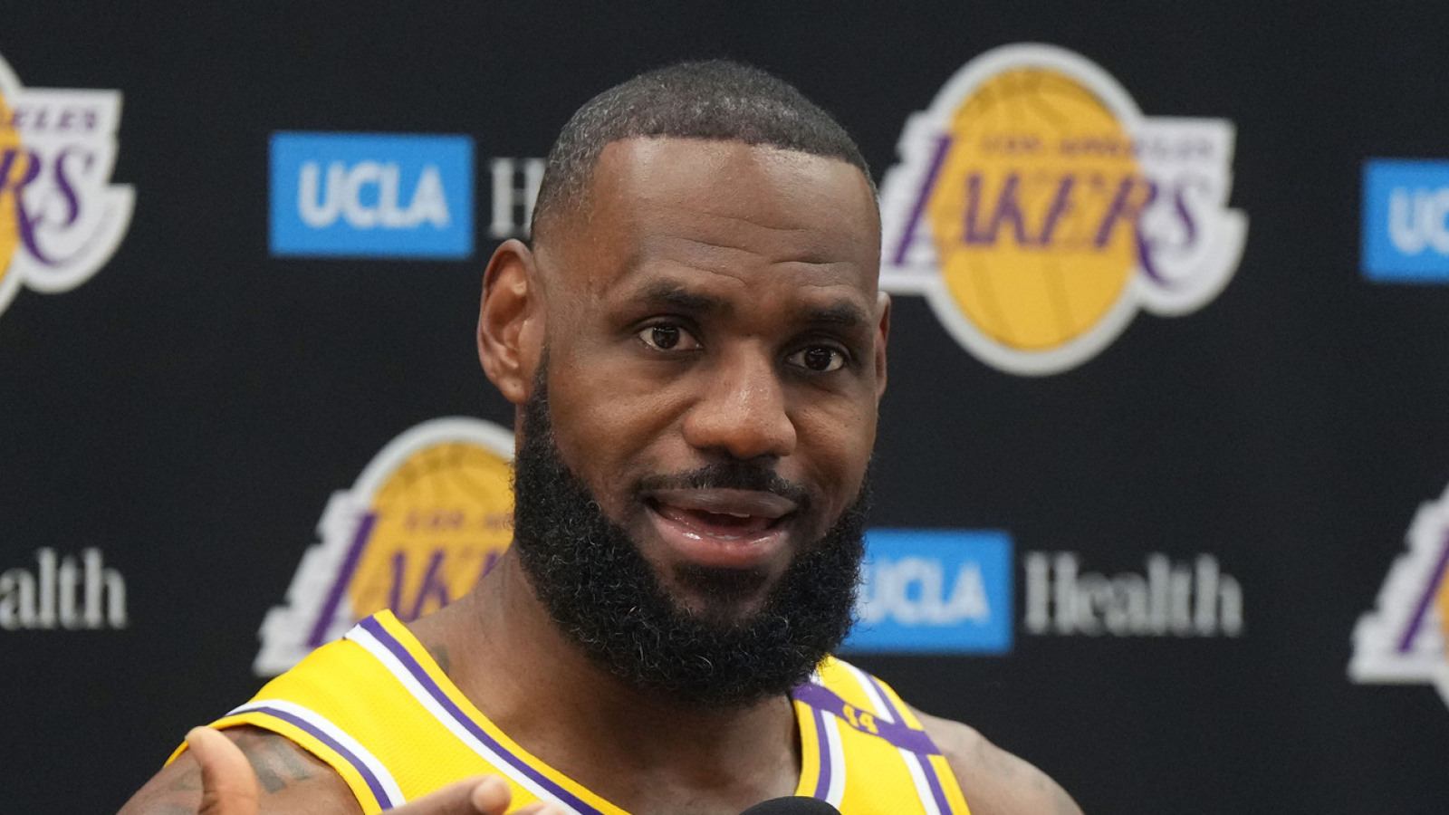 LeBron James voices complaint about Lakers’ preseason schedule Yardbarker