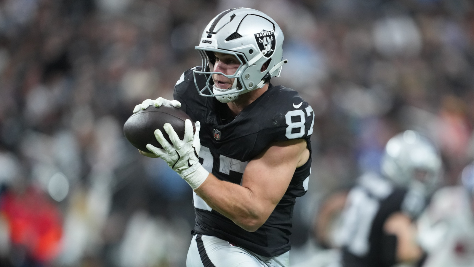 Raiders Not Open to Trading TE Michael Mayer Last Season