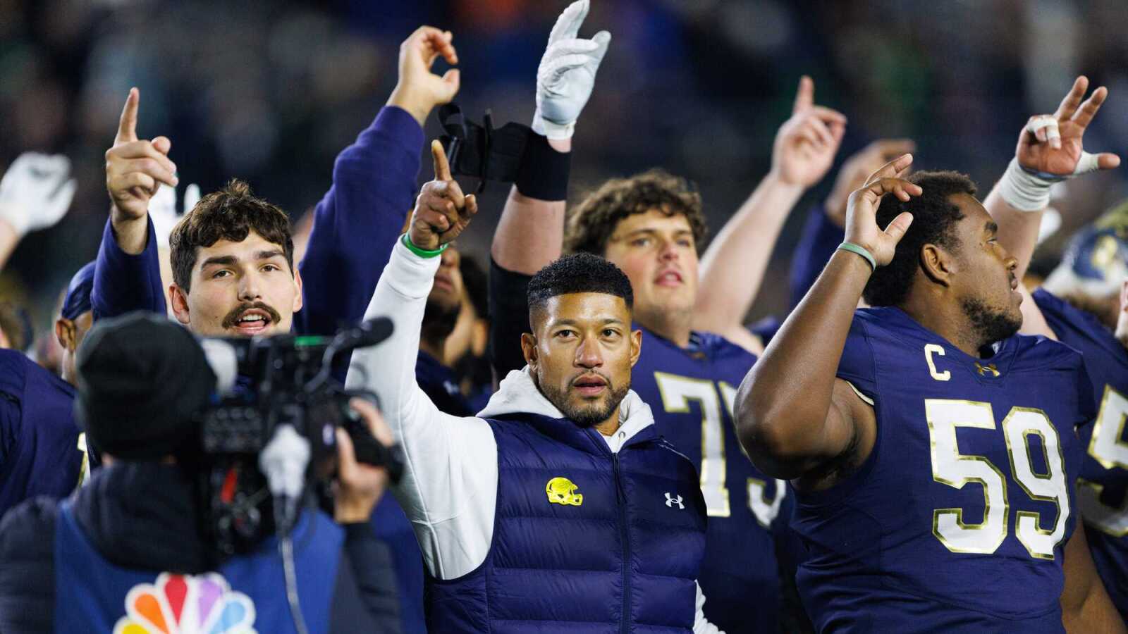 https://www.yardbarker.com/media/3/e/3e80caf6cd634bc6fc6e32b4b539b29fe52d0e44/thumb_16x9/cfp-snub-notre-dame-should-played-bowl.jpg?v=1