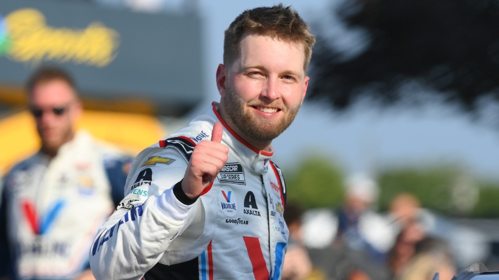 William Byron explains how he handles playing fantasy football while racing on Sundays William Byron explains how he handles playing fantasy football while racing on Sundays