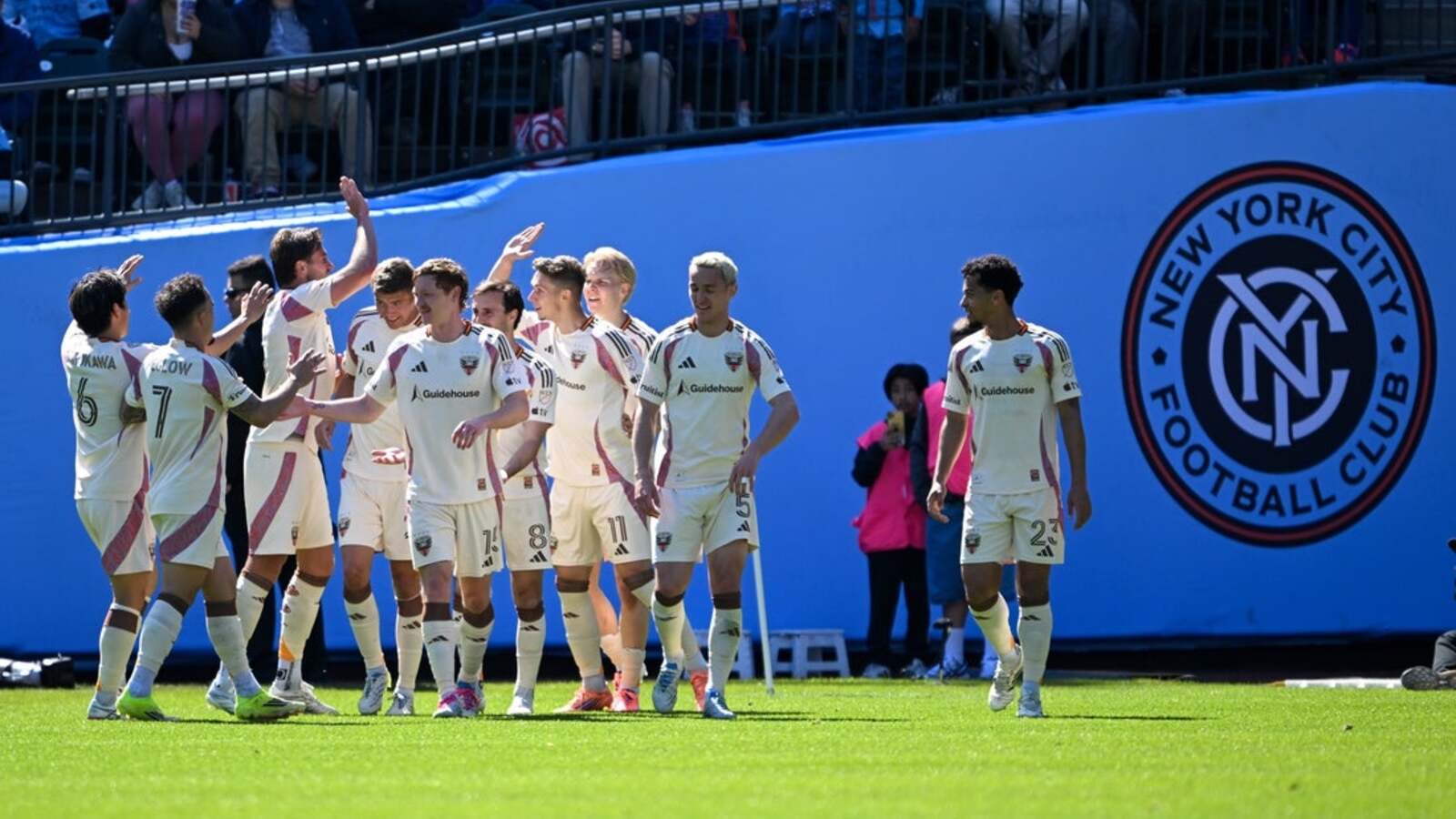 Louis Munteanu's brace lifts D.C. United past sliding NYCFC