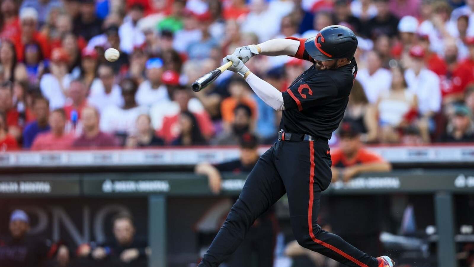 Brewers escape 7-run hole, stun Reds for 13th straight win