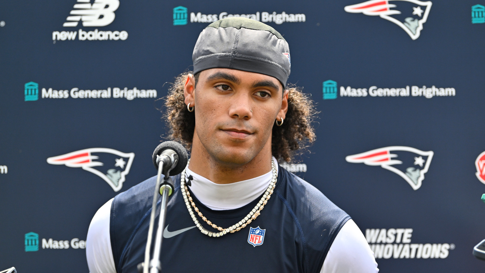 Adam Schefter shares update on Patriots, Christian Gonzalez contract standoff thumbnail