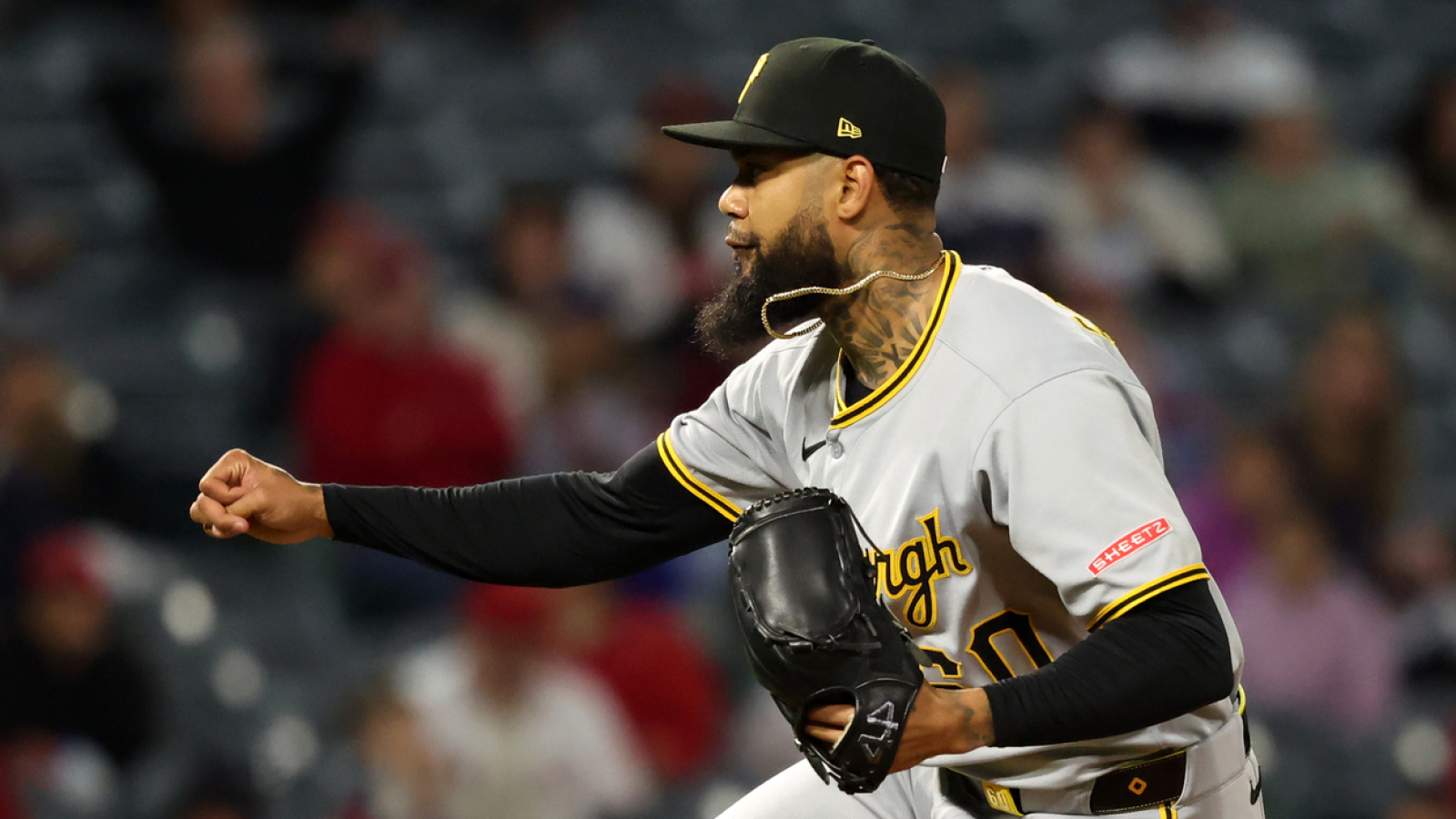 https://www.yardbarker.com/media/4/1/411f8f3a1192b782fbabf11173af21809fa8605d/thumb_16x9/pirates-pitcher-gets-suspended-mlb-fan-altercation.jpg?v=1