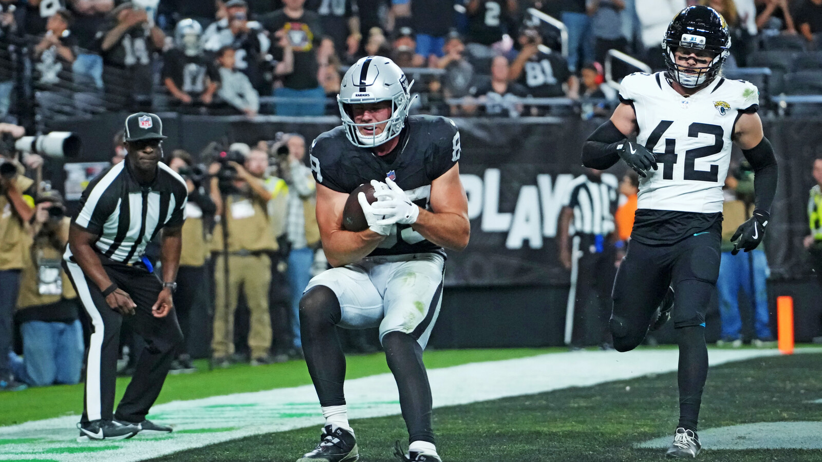 Brock Bowers Is Carrying The Raiders—And Geno Smith’s Season