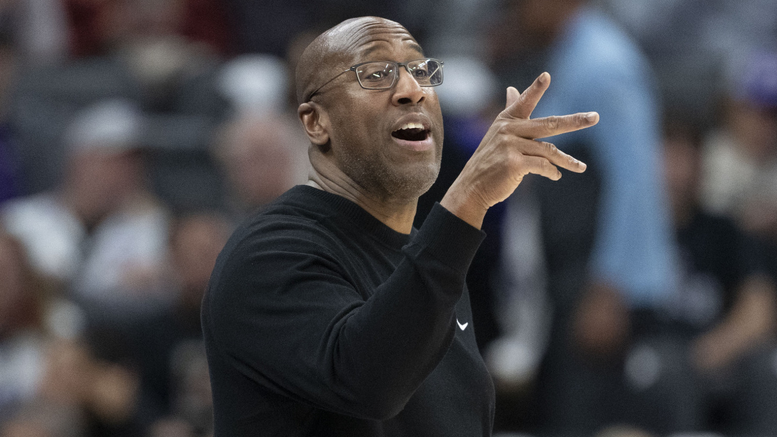 https://www.yardbarker.com/media/4/1/417abec07f4980d7958f0ec50f72b3ec88cb3073/thumb_16x9/mike-brown-right-fit-based-on-knicks-circumstances.jpg?v=1