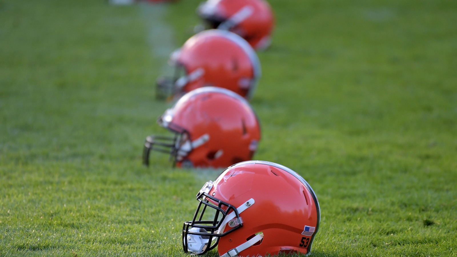 bud light to give away free beer once browns win a game yardbarker com