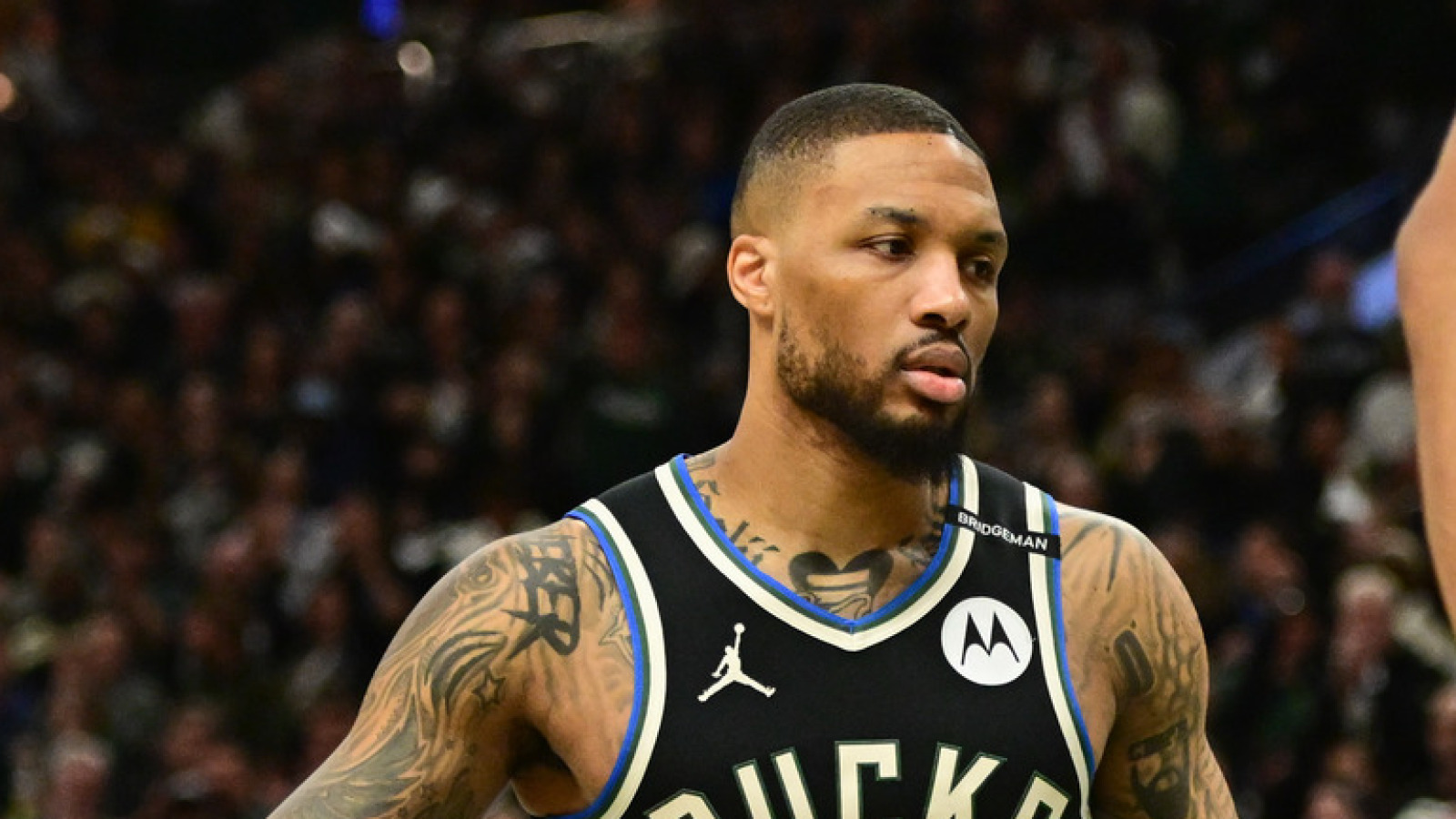 https://www.yardbarker.com/media/4/1/41ce2ca0b4f8d47a54d353b231096a274acf5acb/thumb_16x9/rivals-believe-blazers-ulterior-motive-lillard.jpg?v=1