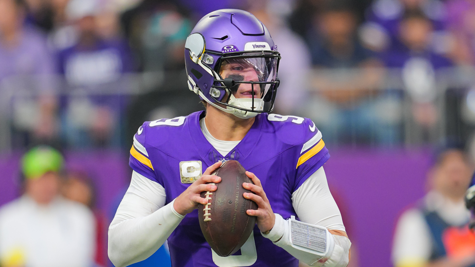 https://www.yardbarker.com/media/4/1/41fa84631324ca8d55337cff2fdc82cf12104da8/thumb_16x9/vikings-possible-jj-mccarthy-replacement-current.jpg?v=1