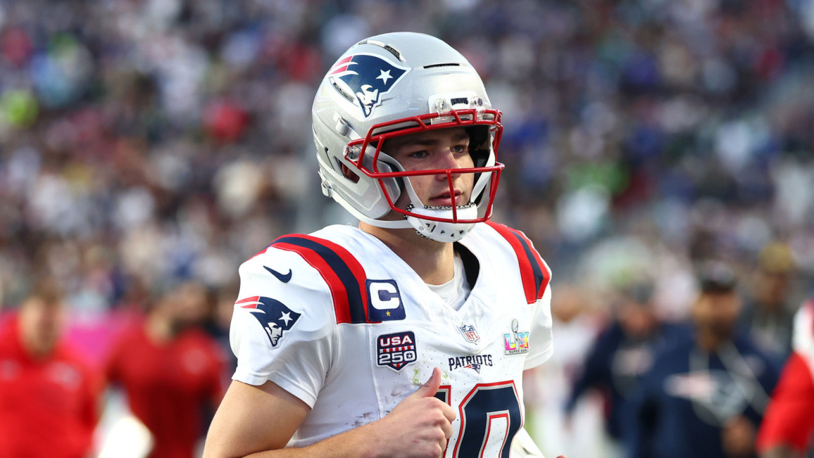 https://www.yardbarker.com/media/4/2/421a7bf7cef0d67bc5558ddc61ab05f8725ac567/thumb_16x9/drake-maye-again-addresses-future-mike-vrabel.jpg?v=1