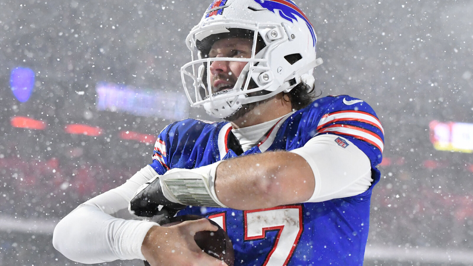 Which NFL players have a passing, rushing, and receiving touchdown in ...