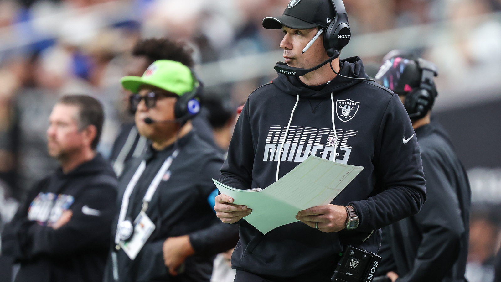 Raiders' Rushing Struggles Highlight Issues with Kubiak's Offense