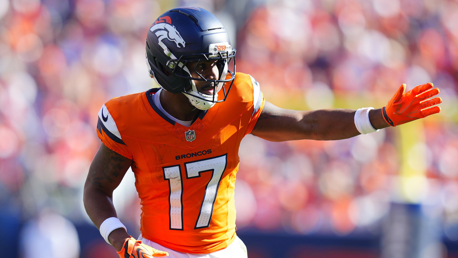 AFC Notes: Josh Simmons, Mike McDaniel, Jaylen Waddle, Broncos, Chargers, Chiefs