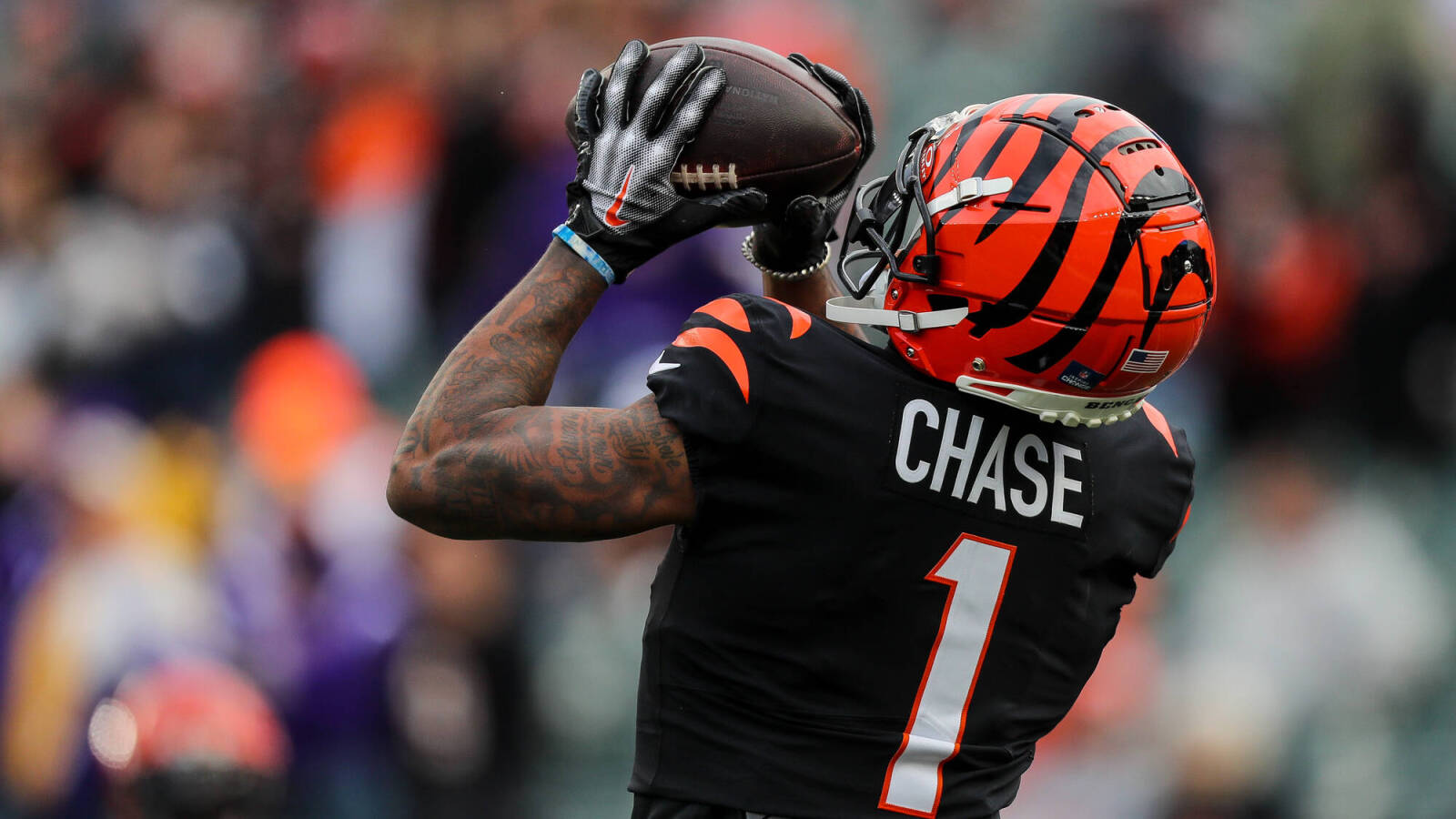 Bengals HC Zac Taylor addresses holdouts from star receivers - Vimarsana News