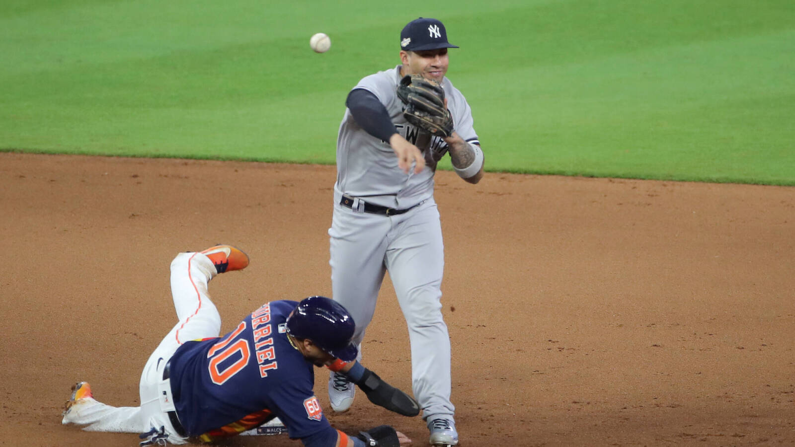 watch-gleyber-torres-snag-helps-yankees-turn-4-6-3-double-play-in