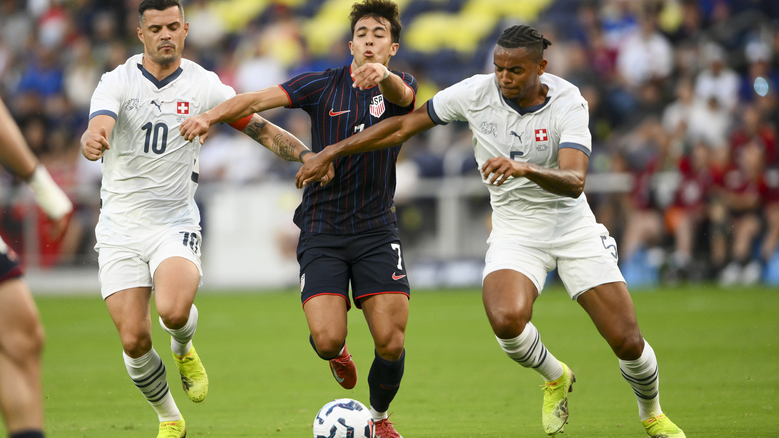https://www.yardbarker.com/media/4/3/439779a35a6420cd655a14afda0cd44a0ea24cad/thumb_16x9/coach-breathe-life-back-slumping-usmnt.jpg