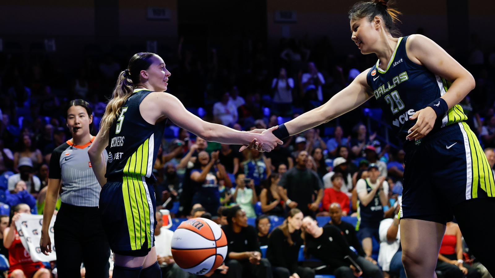 Photo: yardbarker.com China's Li Yueru to miss FIBA Women's World Cup due to lost passport