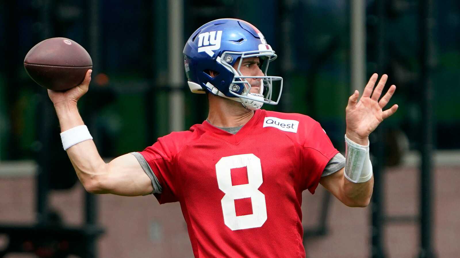 Giants' Daniel Jones receives glowing review from Eli Manning