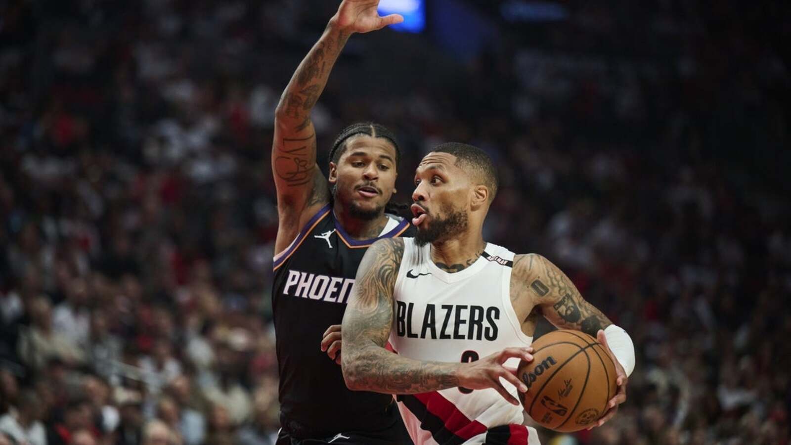 Damian Lillard shines in return to Blazers during rout of Suns