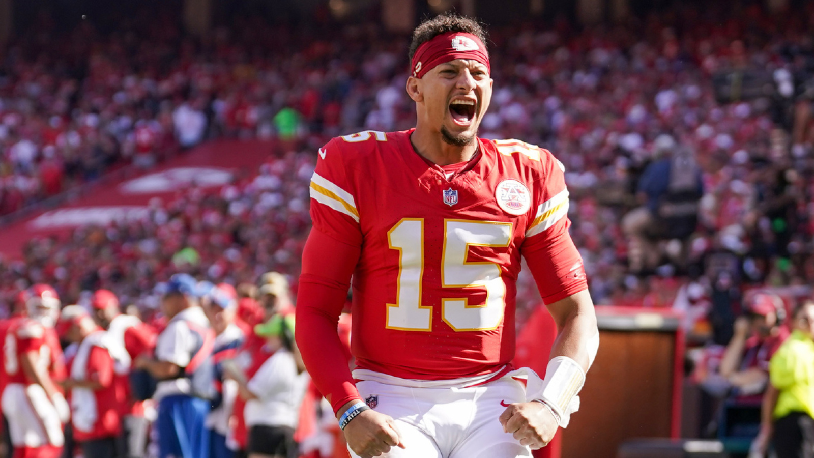 https://www.yardbarker.com/media/4/4/44394e3e10b080fe5adc78e862906a924702f5fb/thumb_16x9/passing-leaders-nfl-team-quiz.jpg?v=1