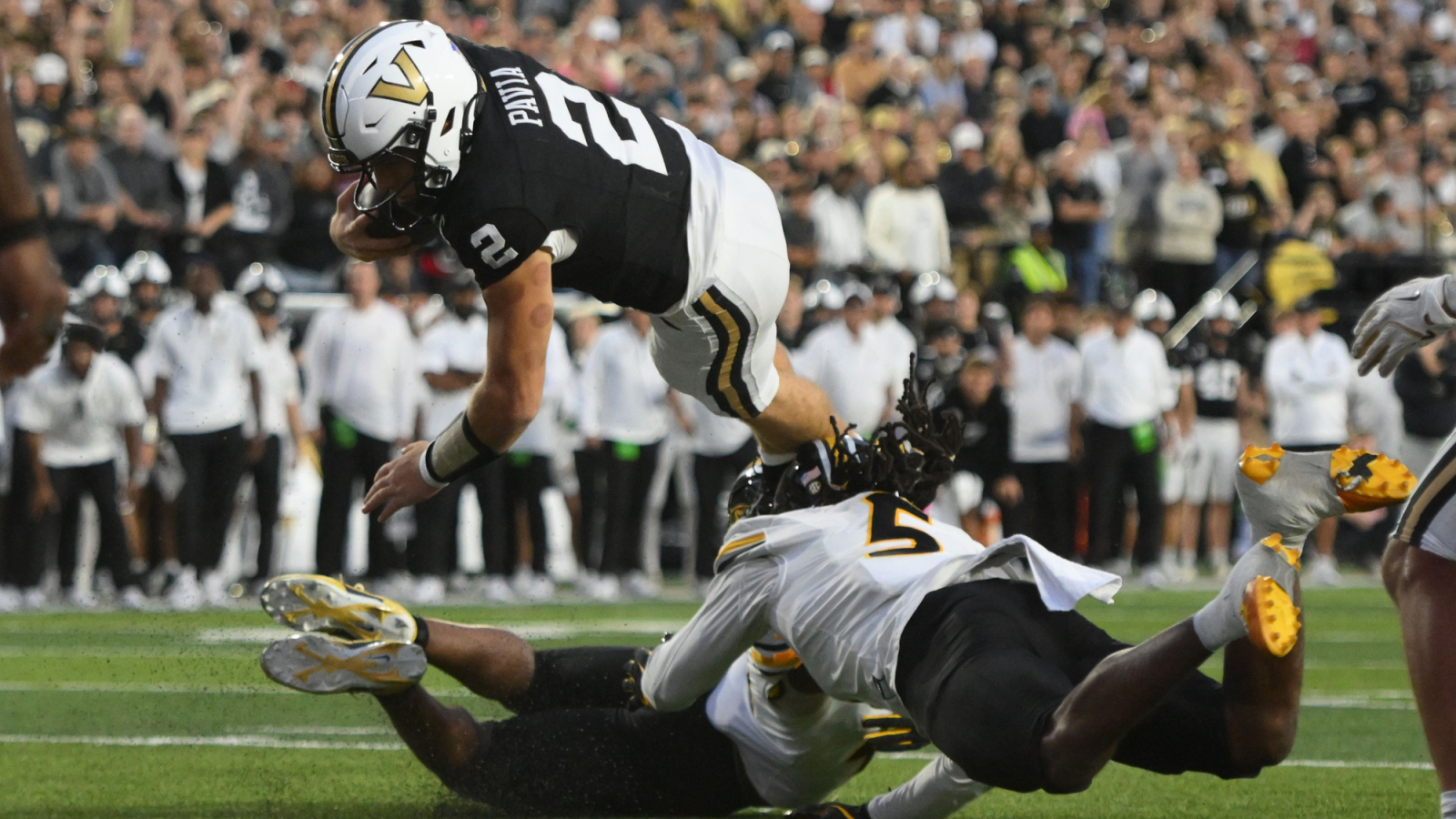 https://www.yardbarker.com/media/4/4/44626a0a7198475d3b9512c977265600d9eceeb6/thumb_16x9/10-vanderbilt-makes-program-history-takes-down-15.jpg?v=1