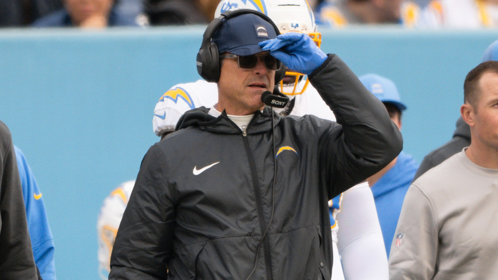 https://www.yardbarker.com/media/4/4/44f7e58f1153149d42202c04528d353c55c41c57/thumb_16x9/chargers-jim-harbaugh-tries-rally-team-amid-joe.jpg?v=1