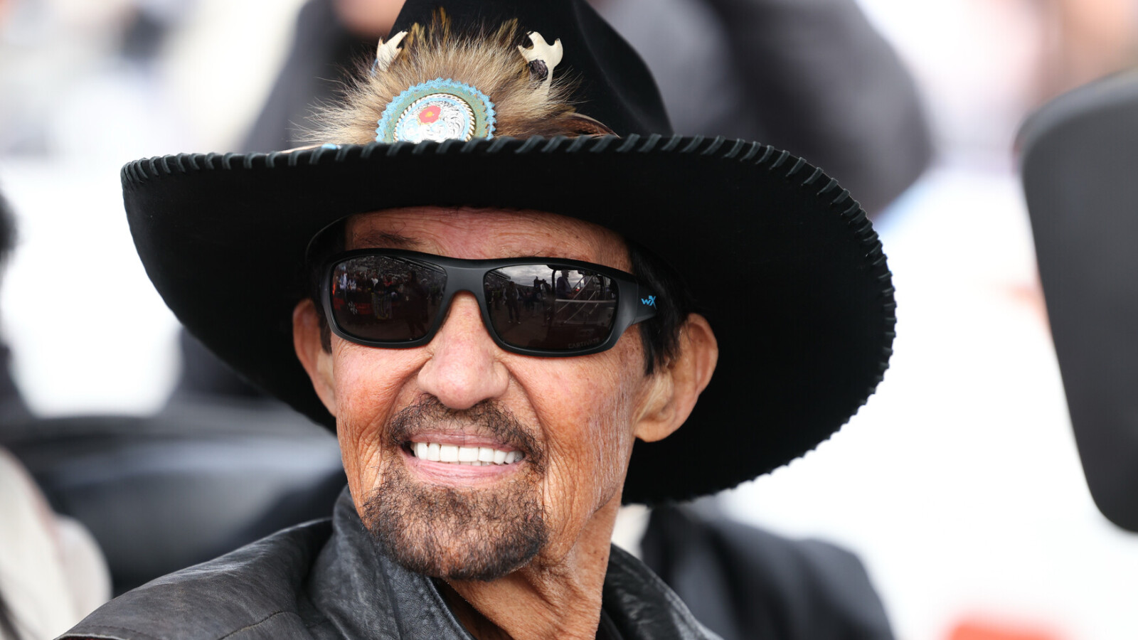 https://www.yardbarker.com/media/4/5/4511ca6a73a7acb2d0d68f4e5447c973251859c4/thumb_16x9/richard-petty-laments-lack-dominant-nascar-stars.jpg?v=1