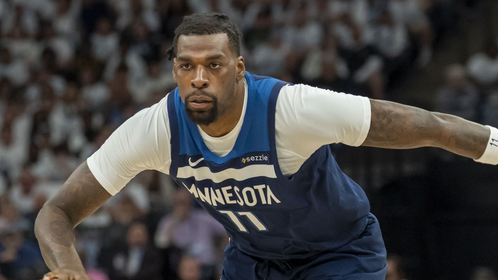 https://www.yardbarker.com/media/4/5/451e3f9ea3adeafb41fa99e6b306f488dc6fe91f/thumb_16x9/new-deals-timberwolves-two-big-men-price-one.jpg?v=1