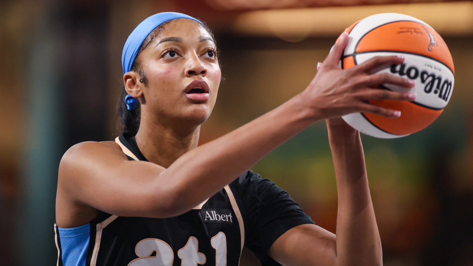 Angel Reese double - double in return carries Dream to win