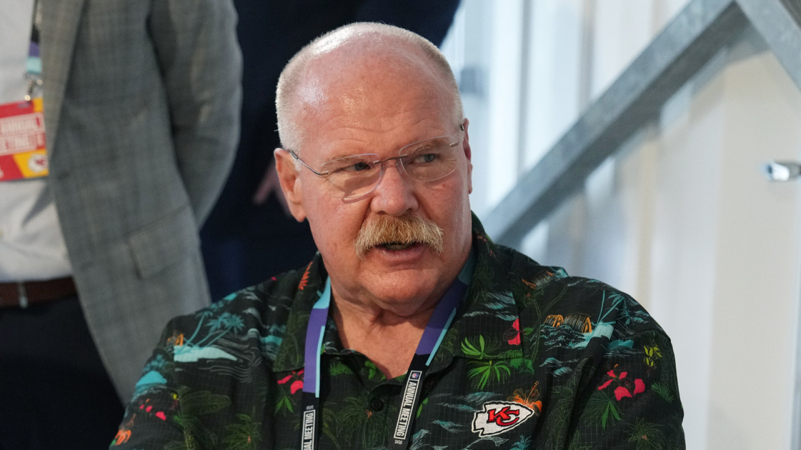 https://www.yardbarker.com/media/4/5/4586b8cf83009d4cf42ae48cc5260aabd28da0af/thumb_16x9/andy-reid-addresses-travis-kelce-usage-during.jpg?v=1