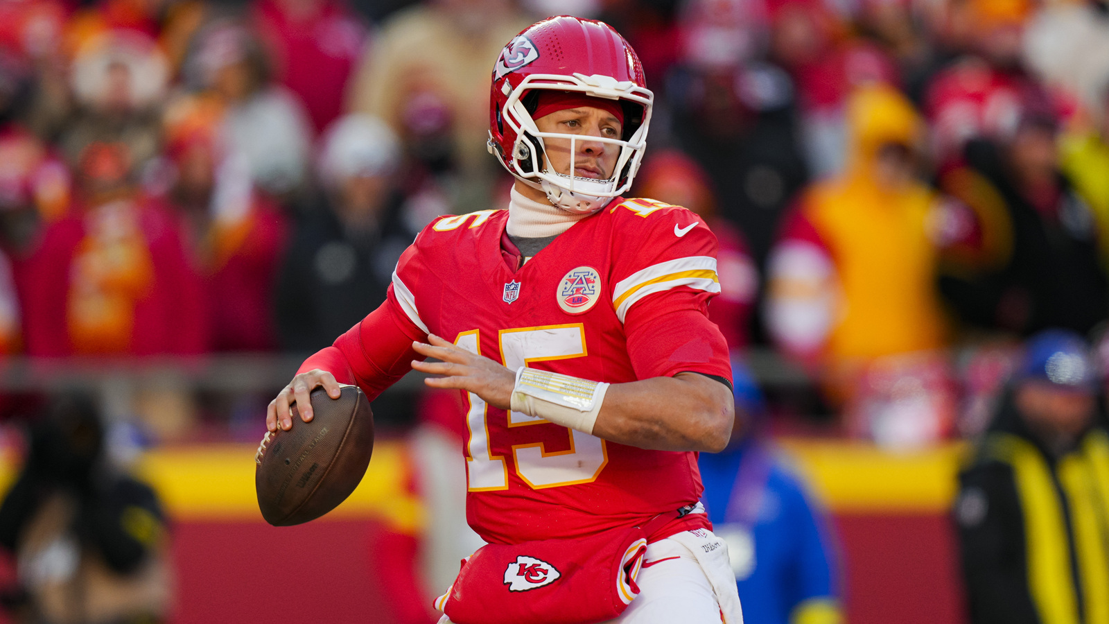 NBC analyst doesn’t hesitate to ditch Peyton Manning for Patrick Mahomes in QB rankings