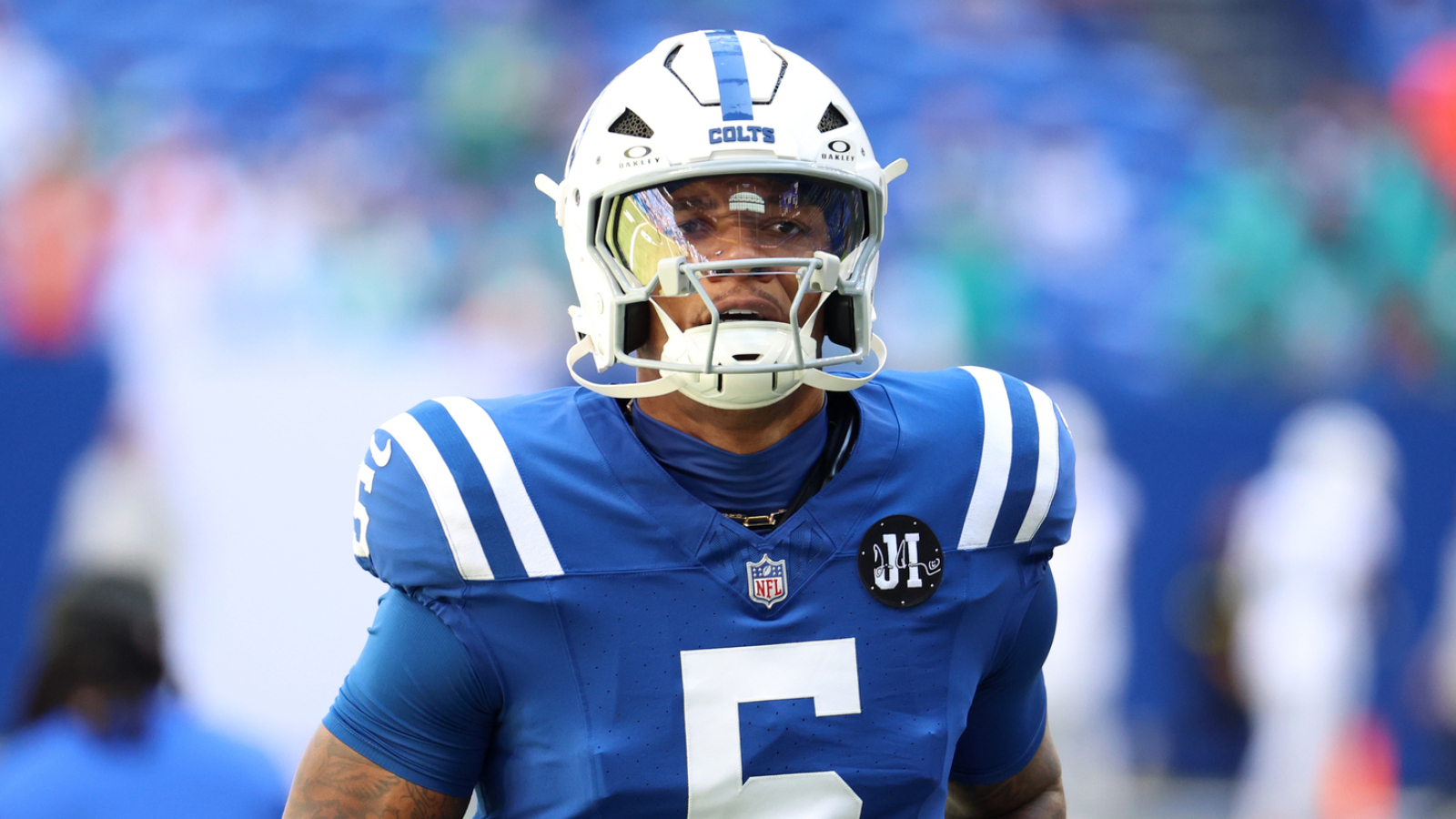 https://www.yardbarker.com/media/4/5/45df80f2669983a322d8aac3dfa1e1acee996a30/thumb_16x9/anthony-richardson-sr-kept-colts-making-career.jpg?v=1
