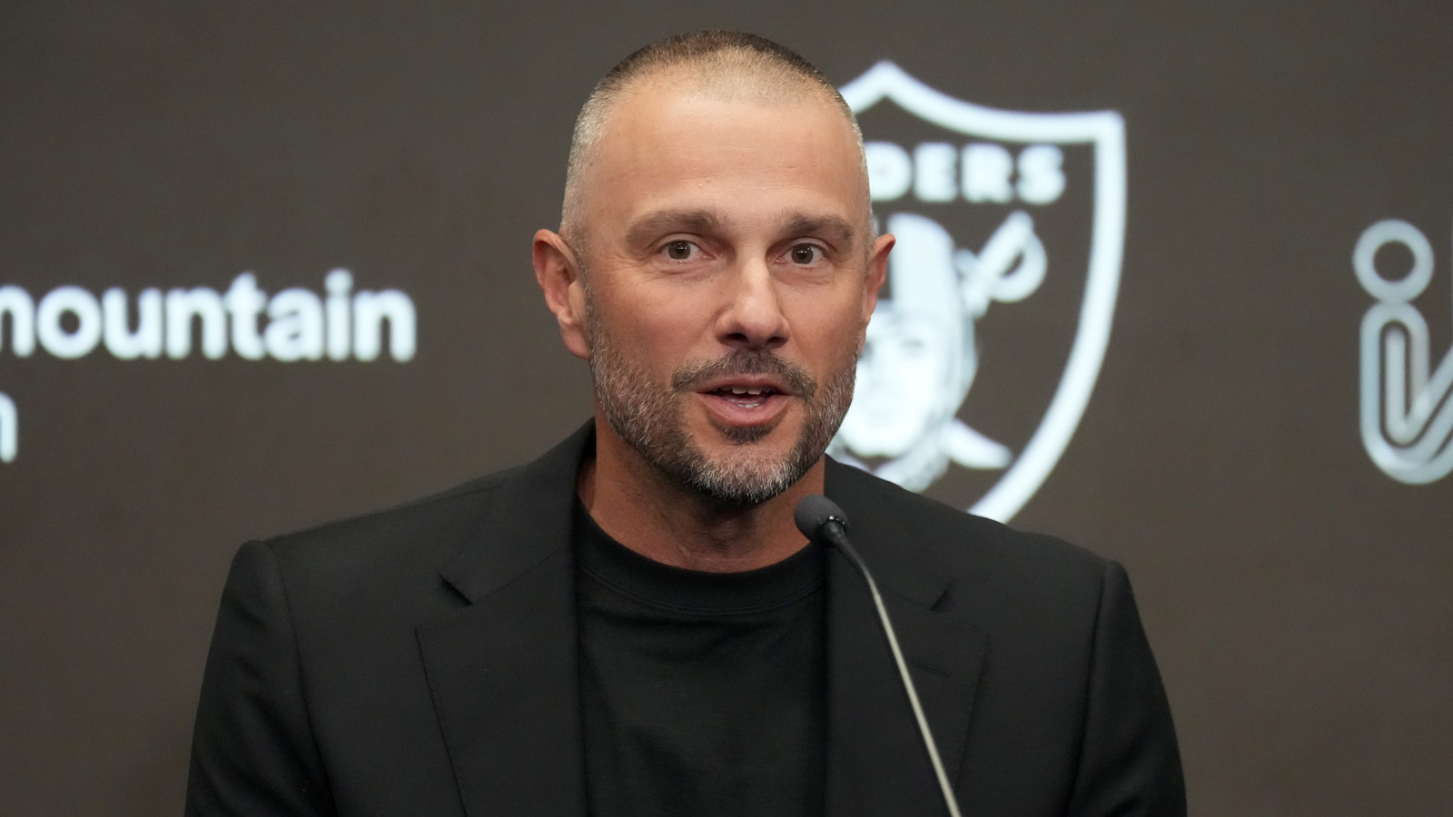 Make the Raiders an offer they can’t refuse