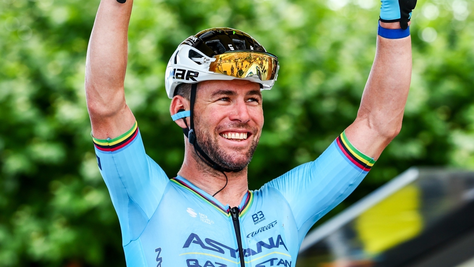 Mark Cavendish defies odds to win record 35th Tour de France stage
