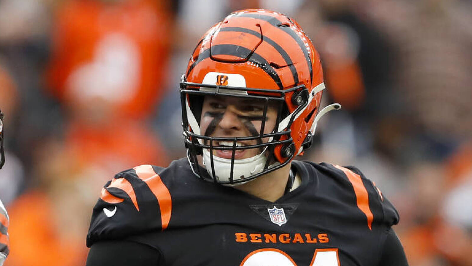 Bengals DE Trey Hendrickson suffers broken wrist - Vimarsana News