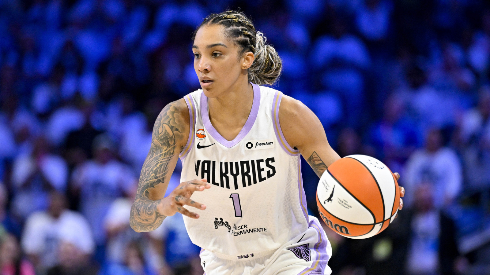 https://www.yardbarker.com/media/4/6/46bec19b46cd8520db42b10a634dcea71ccb7c03/thumb_16x9/wnba-playoff-takeaways-valkyries-outlast-wings.jpg?v=1