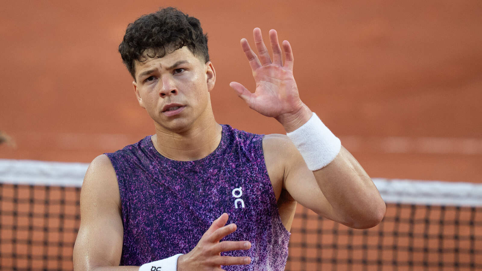 https://www.yardbarker.com/media/4/6/46cef18194b7fd04235e9c7b5151f61d2742a42c/thumb_16x9/americas-best-hope-wimbledon-mens-draw-falls.jpg?v=1