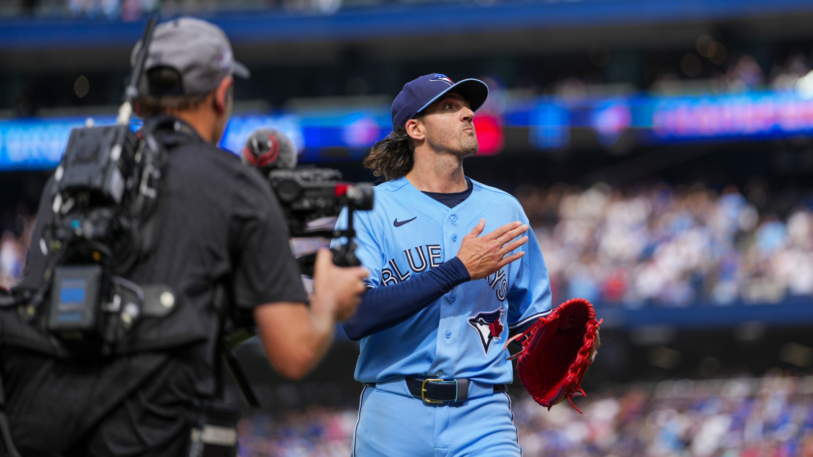 MLB players ‘broke down crying' on the team plane after learning of huge trade