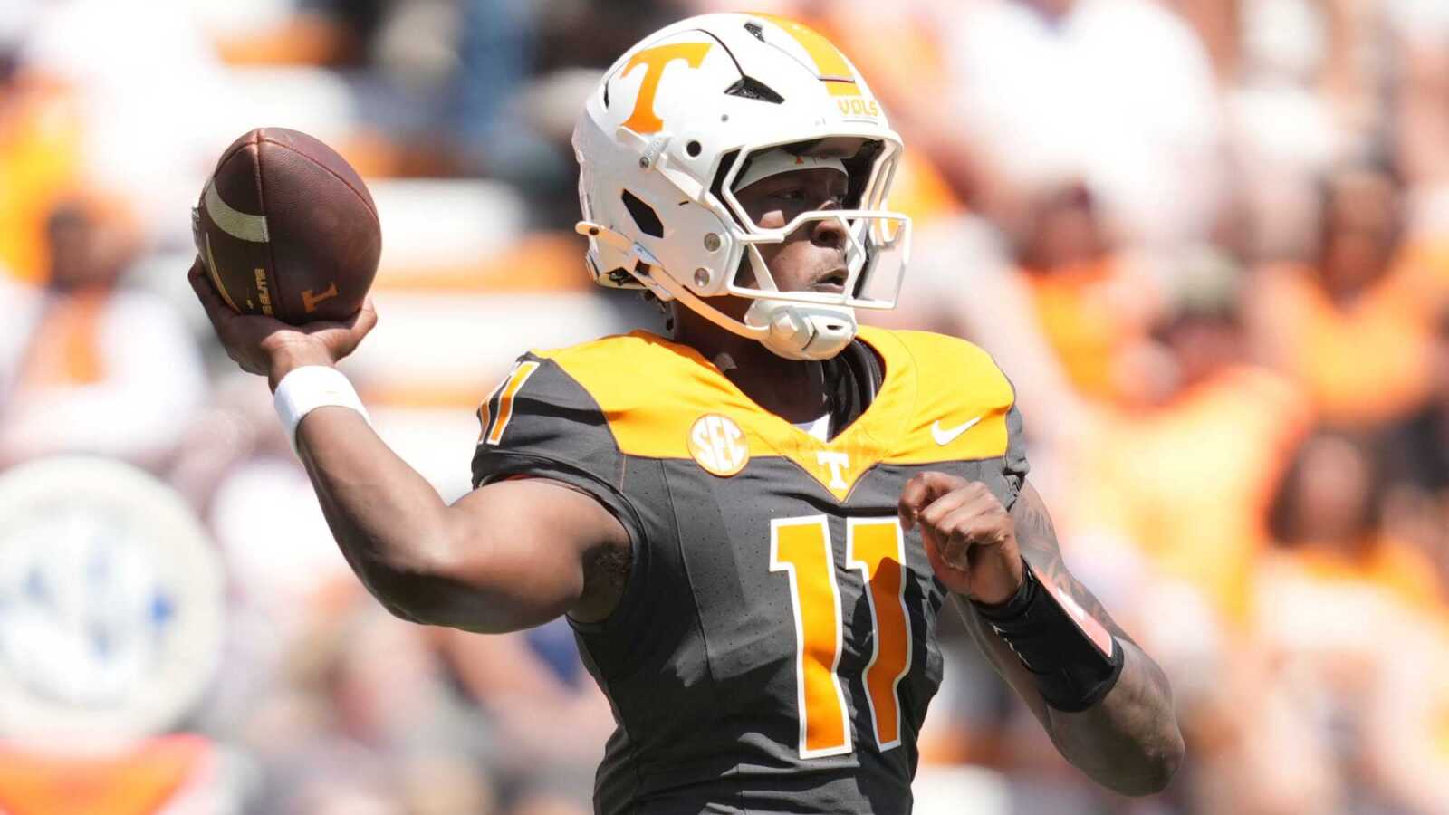 College football QB battles: Predicting winners at No. 20 Tennessee, No. 22 Iowa and more