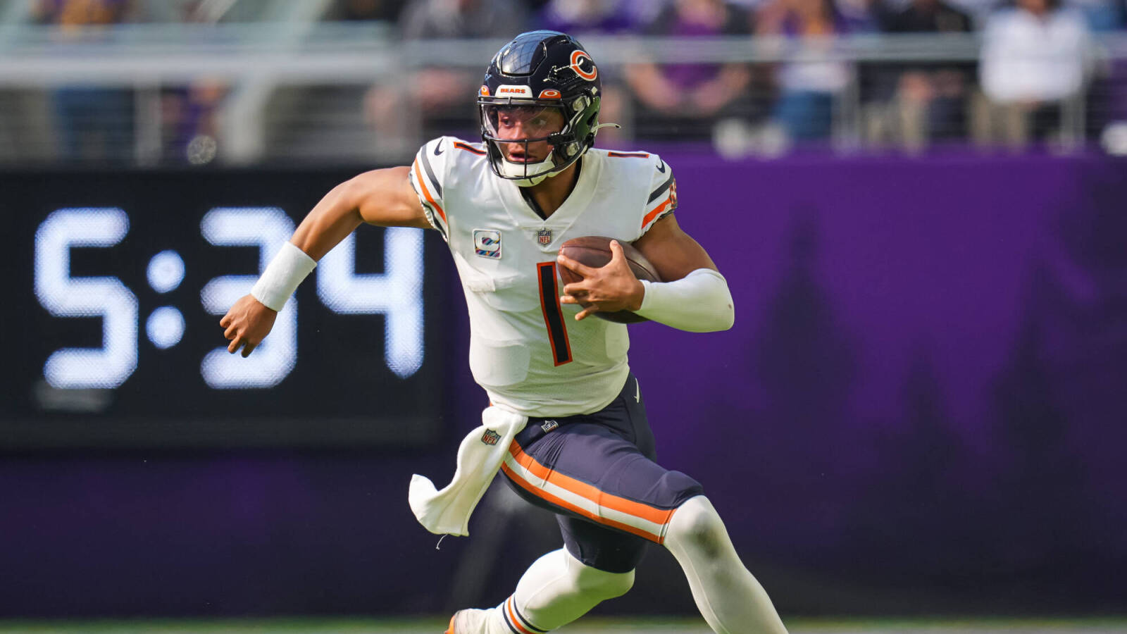 Justin Fields of the Bears displays growth by “remaining calm”