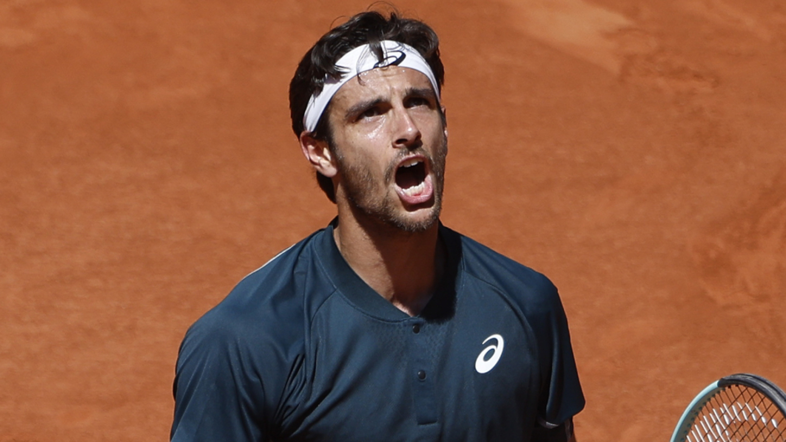 https://www.yardbarker.com/media/4/7/4761094fc2d59a1e8f98c4974bd13fdbdf0783a6/thumb_16x9/unexpected-dark-horse-primed-win-french-open.jpg?v=1