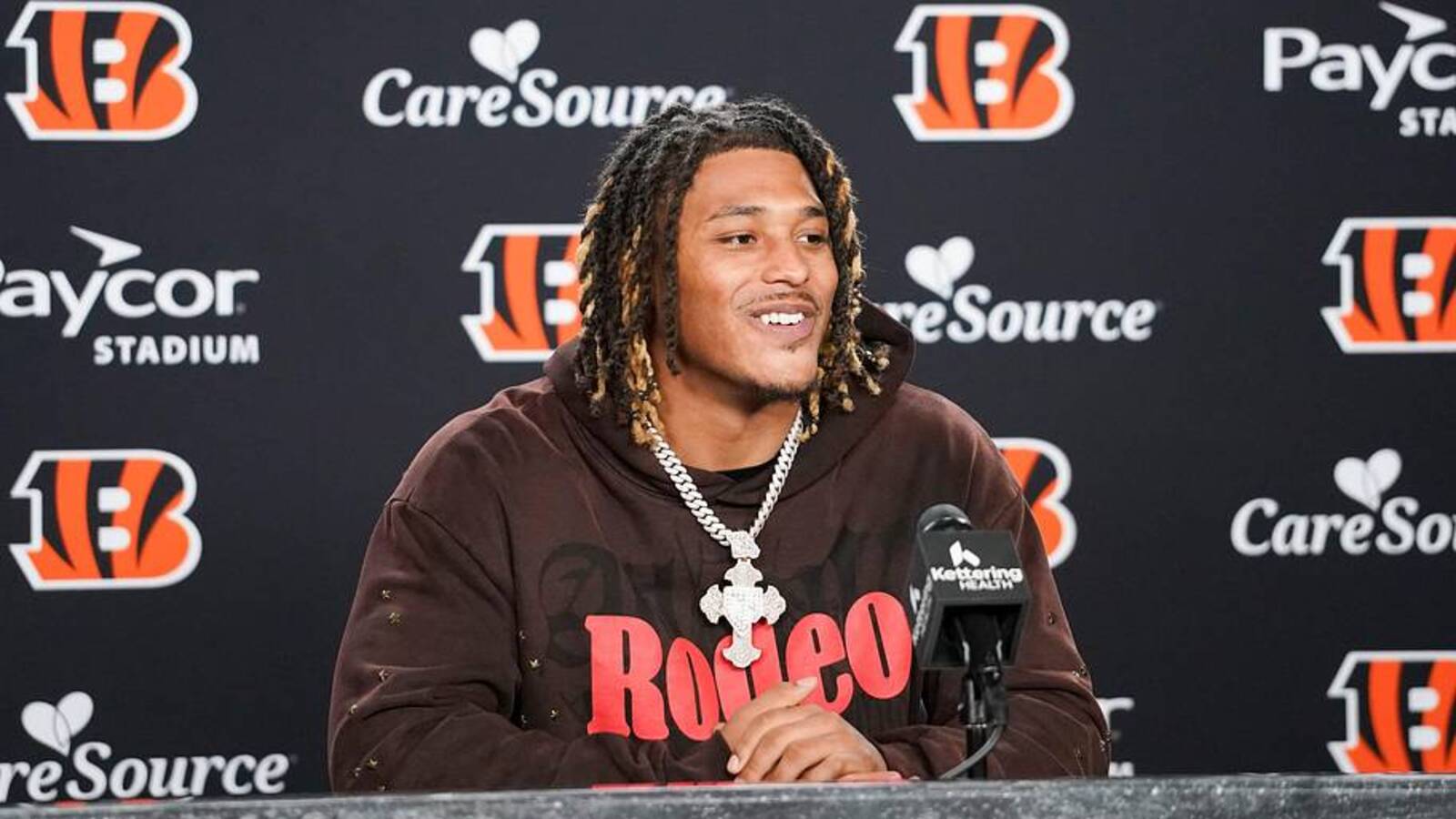 Bengals Top Pick Cashius Howell Signs Rookie Contract, Completing Team's 2026 Draft Class