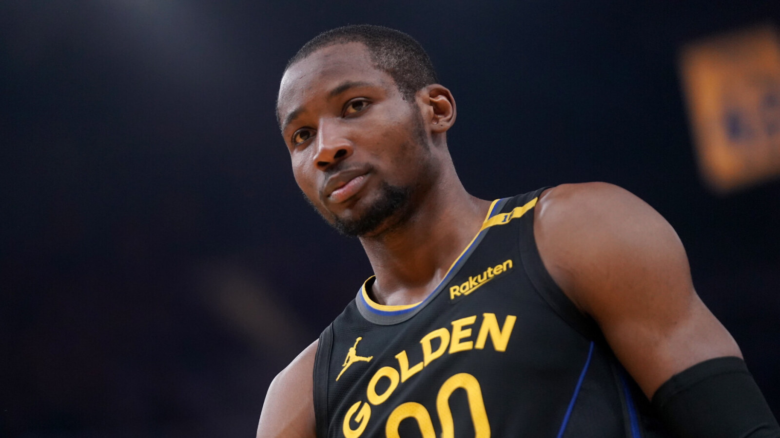https://www.yardbarker.com/media/4/8/4887164810d43cc1474a3966cd53c746e78b3e76/thumb_16x9/end-sight-jonathan-kuminga-warriors-staring.jpg?v=1