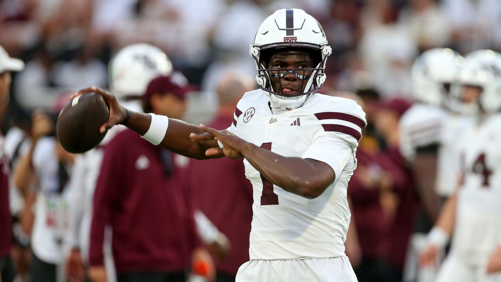 https://www.yardbarker.com/media/4/8/4893ae6f1e7a43b5ac28f2cc8dad350c7e804727/thumb_16x9/mississippi-state-deserves-ranked-higher-16.jpg?v=1