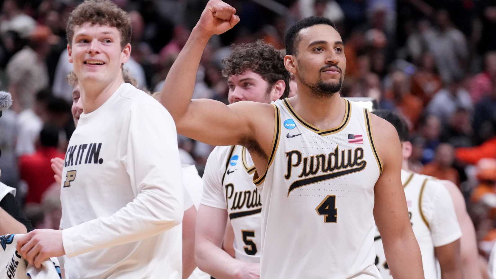 https://www.yardbarker.com/media/4/8/48d02eb77486f18ca0dee9846a52310444bf0463/thumb_16x9/purdue-boilermakers-forward-trey-kaufman-renn-4.jpg