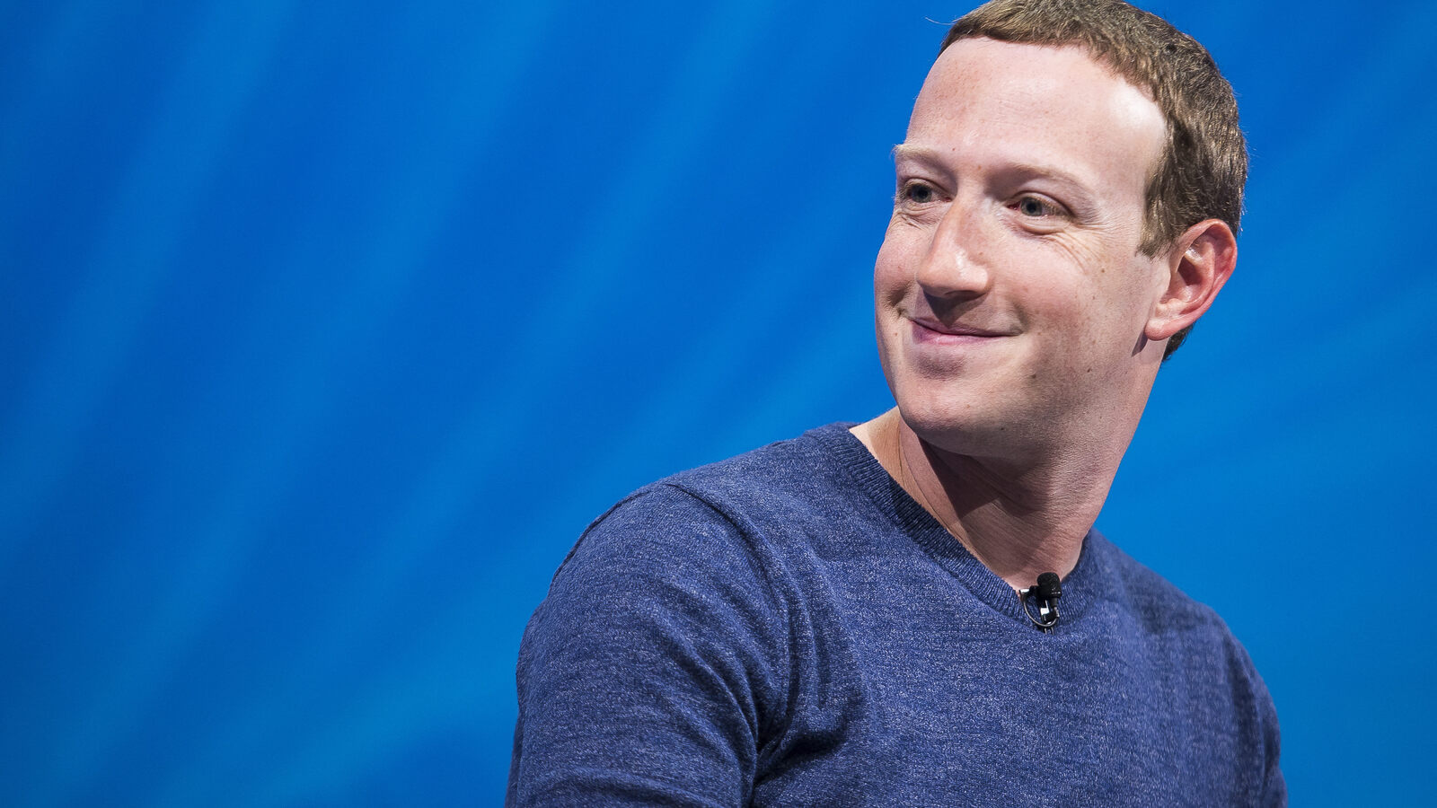 O fundador do Facebook, Mark Zuckerberg, compete e vence o primeiro