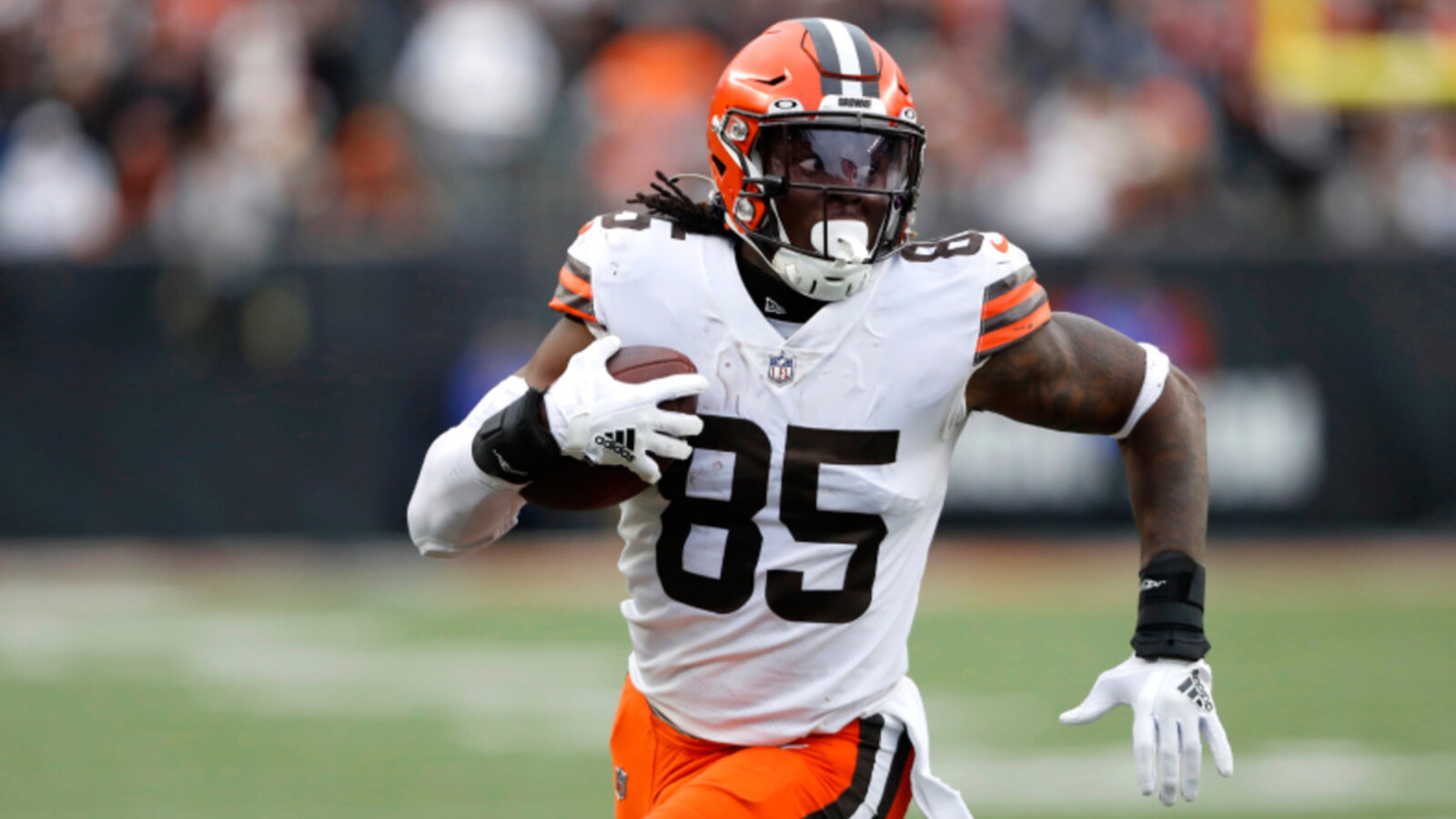 Browns Trade Pitch Dumps David Njoku for Draft Capital