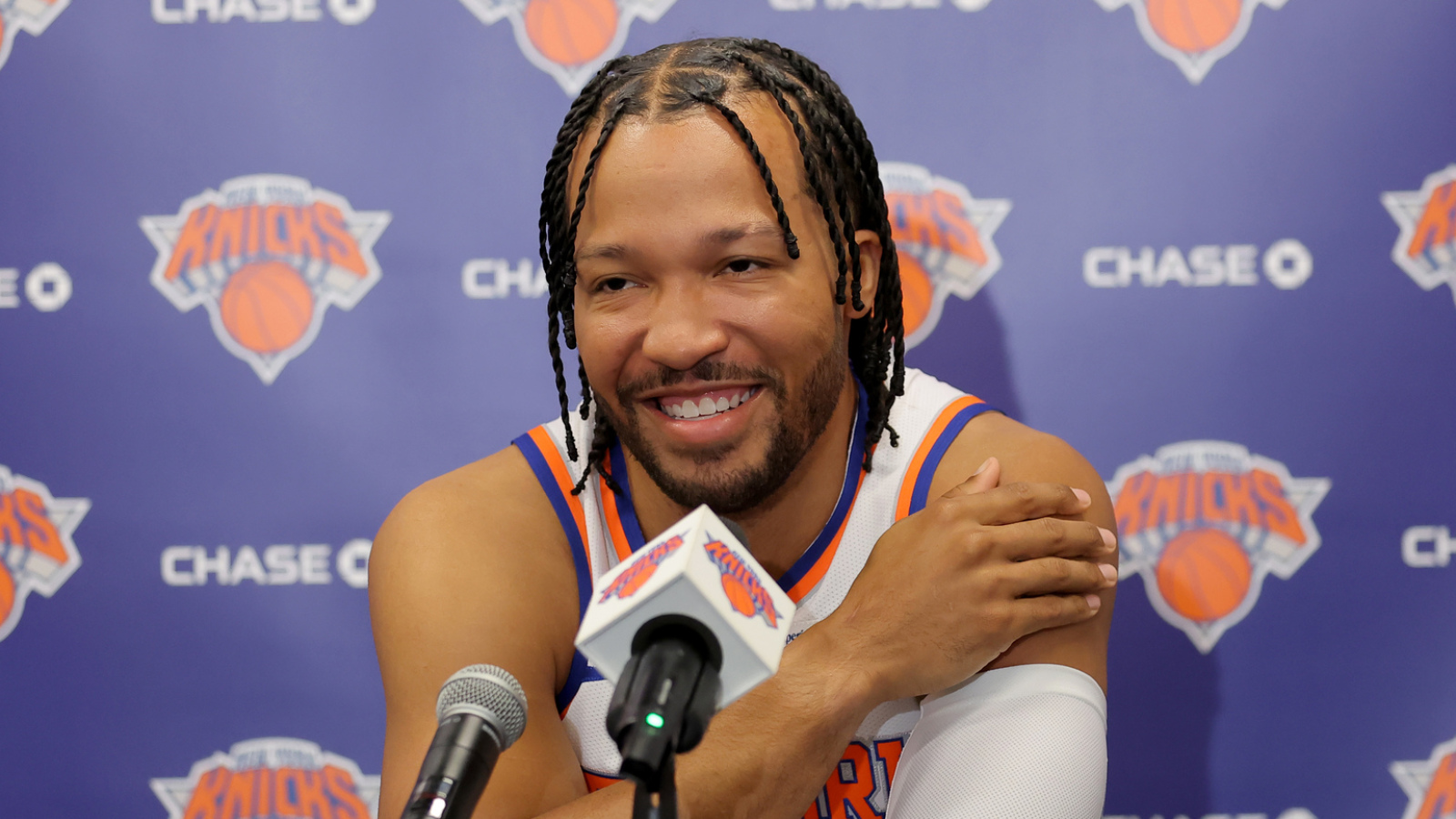https://www.yardbarker.com/media/4/9/4983a2851e99c722ed418b0d821abb0a1197d383/thumb_16x9/knicks-correct-call-brunson-amid-giannis-rumors.jpg?v=1
