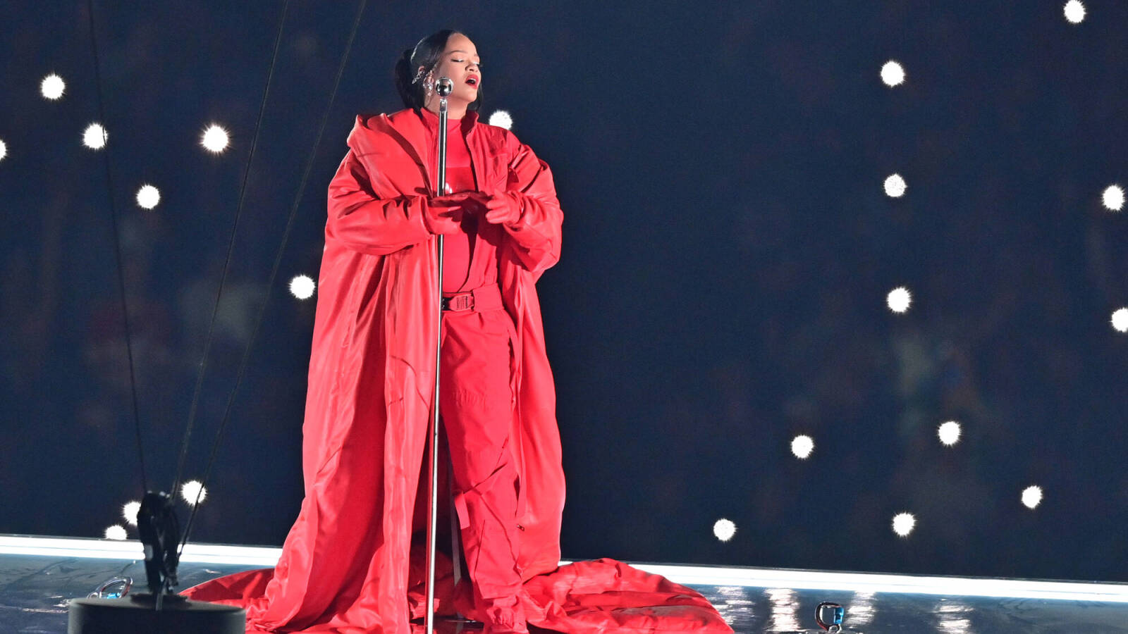 Rihanna's pregnancy revealed during halftime show? - Vimarsana News